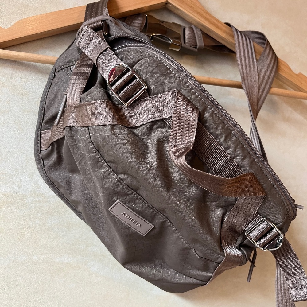 Athleta Women’s Excursion Crossbody Waistbag Belt Bag Fanny Pack Shoulder Bag